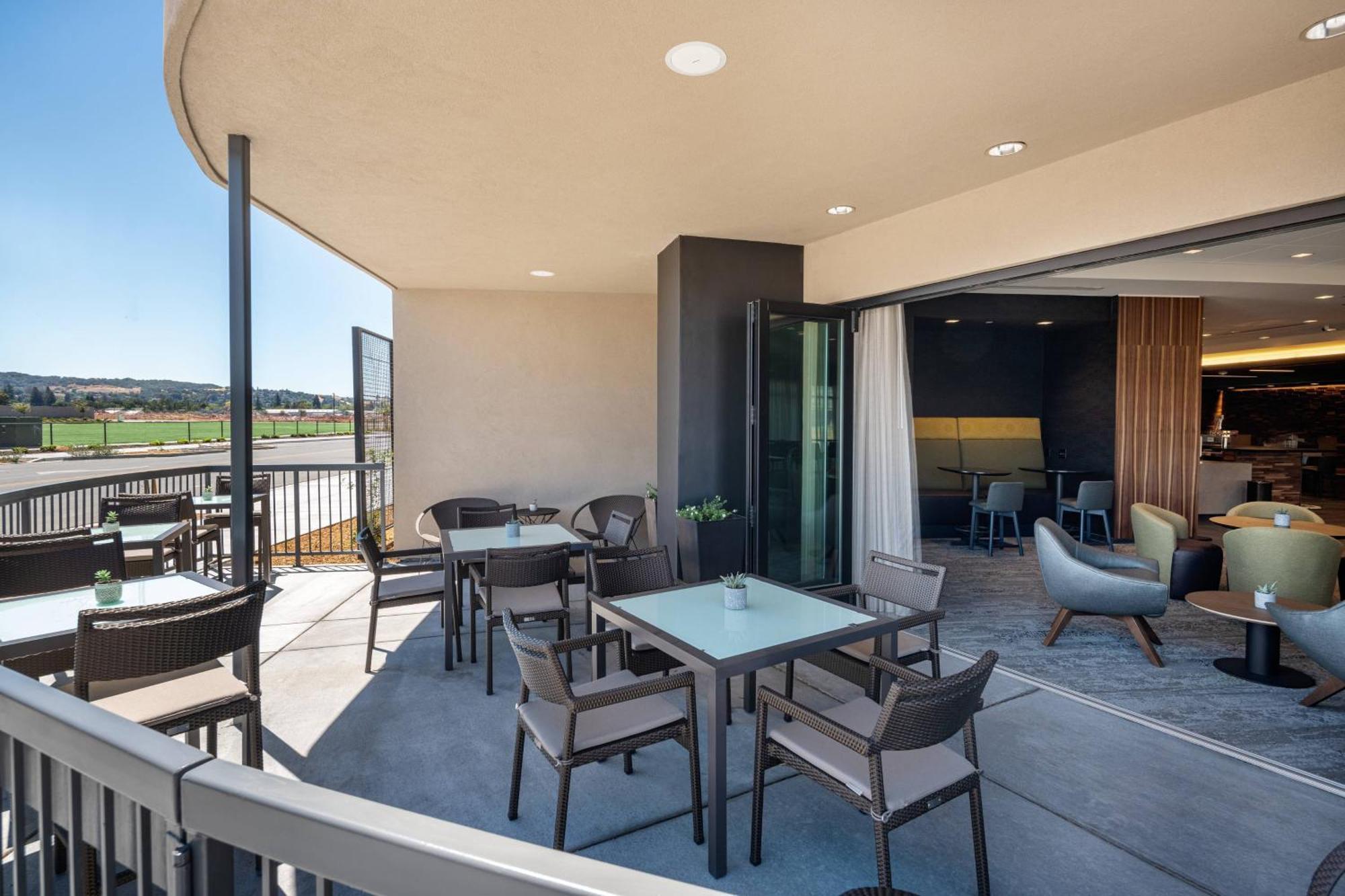 Courtyard By Marriott Petaluma Sonoma County Hotel Exterior foto